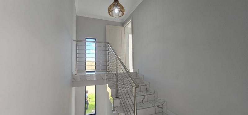 To Let 3 Bedroom Property for Rent in Hartenbos Heuwels Western Cape